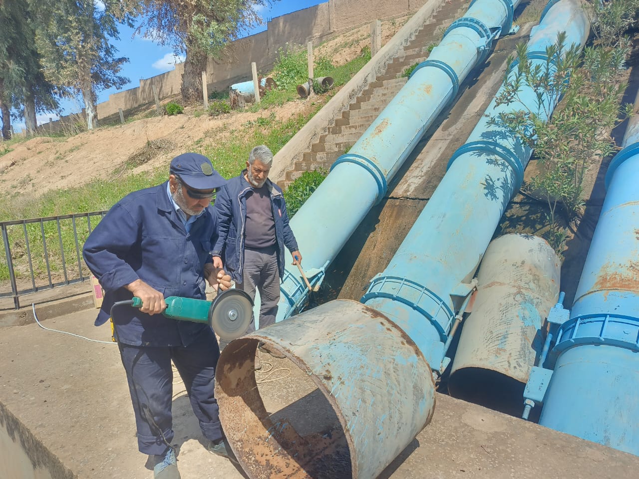 In response to farmers' requests and keen to improve service conditions in the irrigation project, the Directorate of Water Resources in Raqqa has been following up on maintenance work and pumping stations