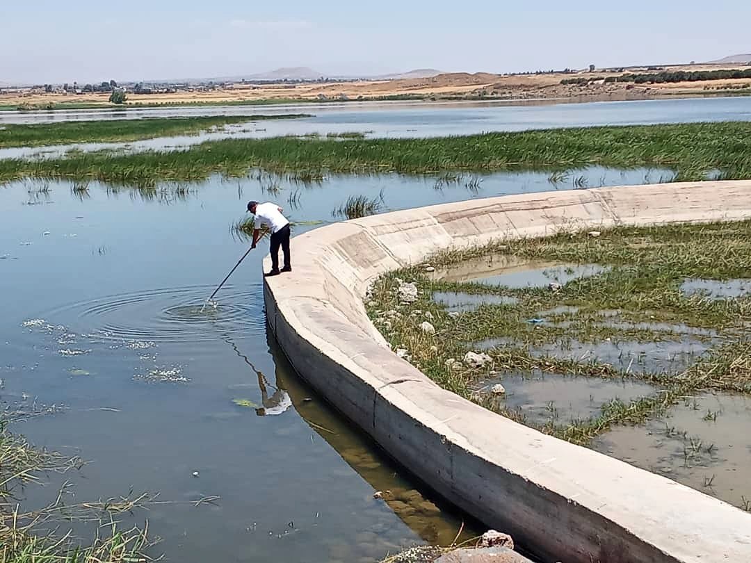 Sampling water from Kenitra dams to check quality and boost technical monitoring