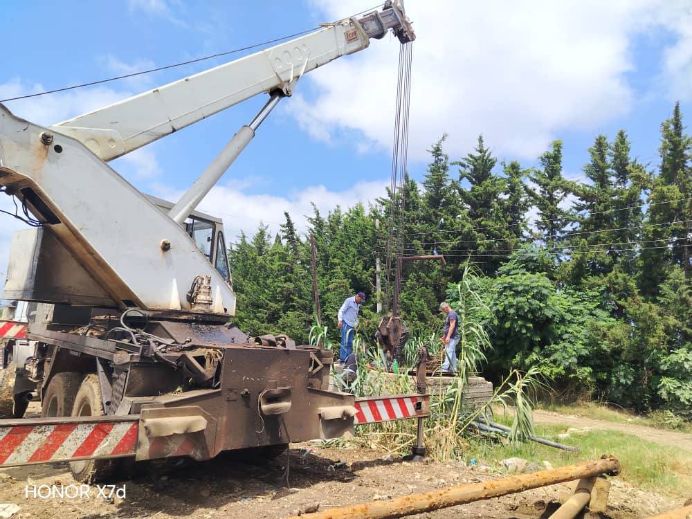 Replacing a submersible pump at the fifth station to enhance irrigation of 180 hectares in Mi'ar and Yahmur