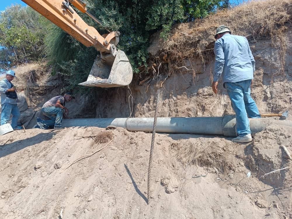 Maintenance work and fixing irrigation network problems in several areas.
