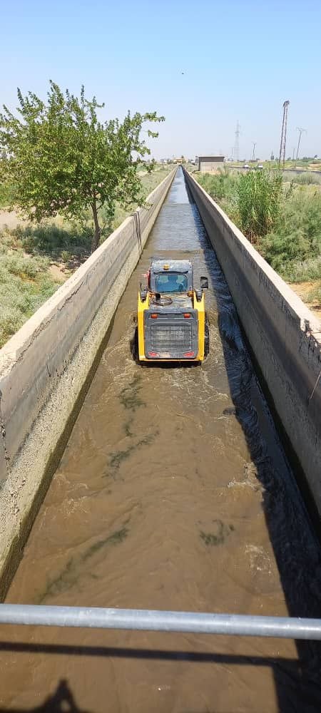 Ongoing maintenance and dredging work in the third sector in Deir ez-Zor
