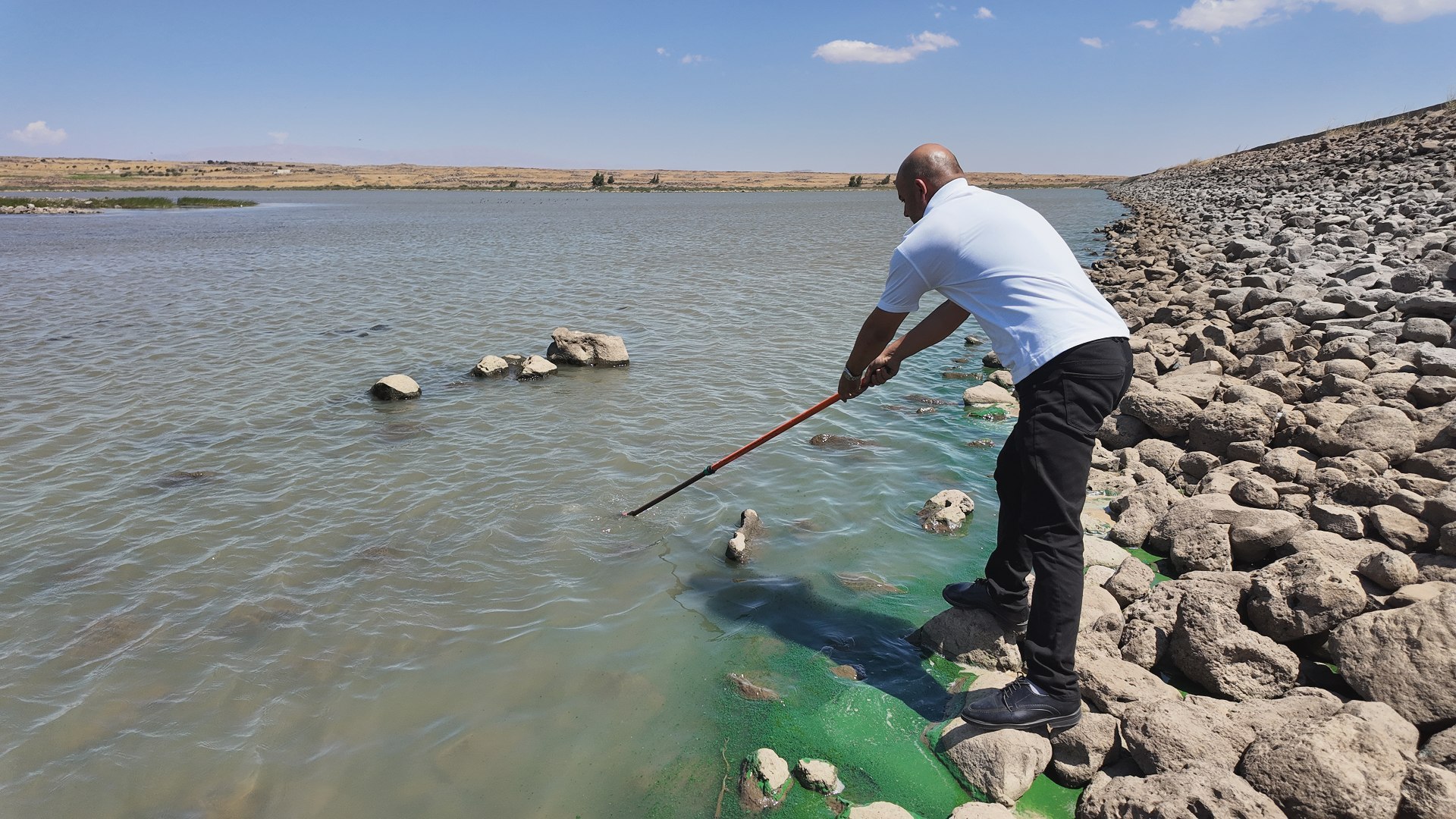 Monitoring water quality in Kenitra to ensure it's safe for agricultural use
