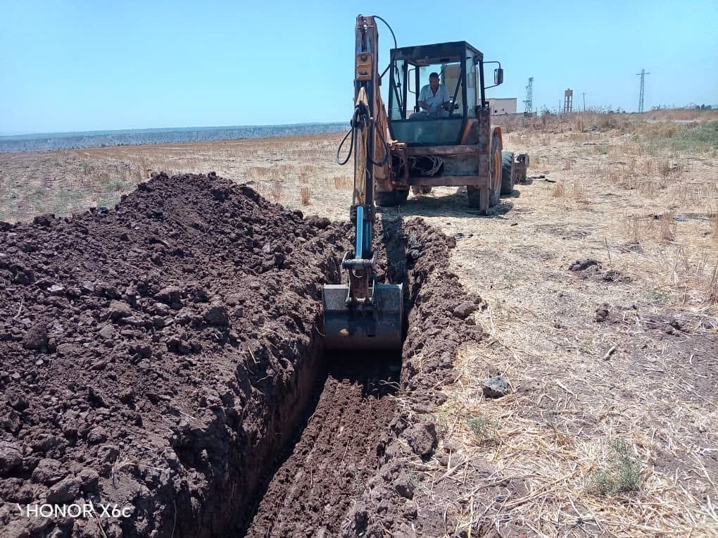 Water resources mechanisms in Daraa are working on removing a drinking water line that reaches the town of Abdeen