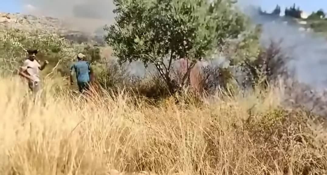 Latakia Water Resources Directorate: Putting out a fire near the Kafr Dbeil Dam structure